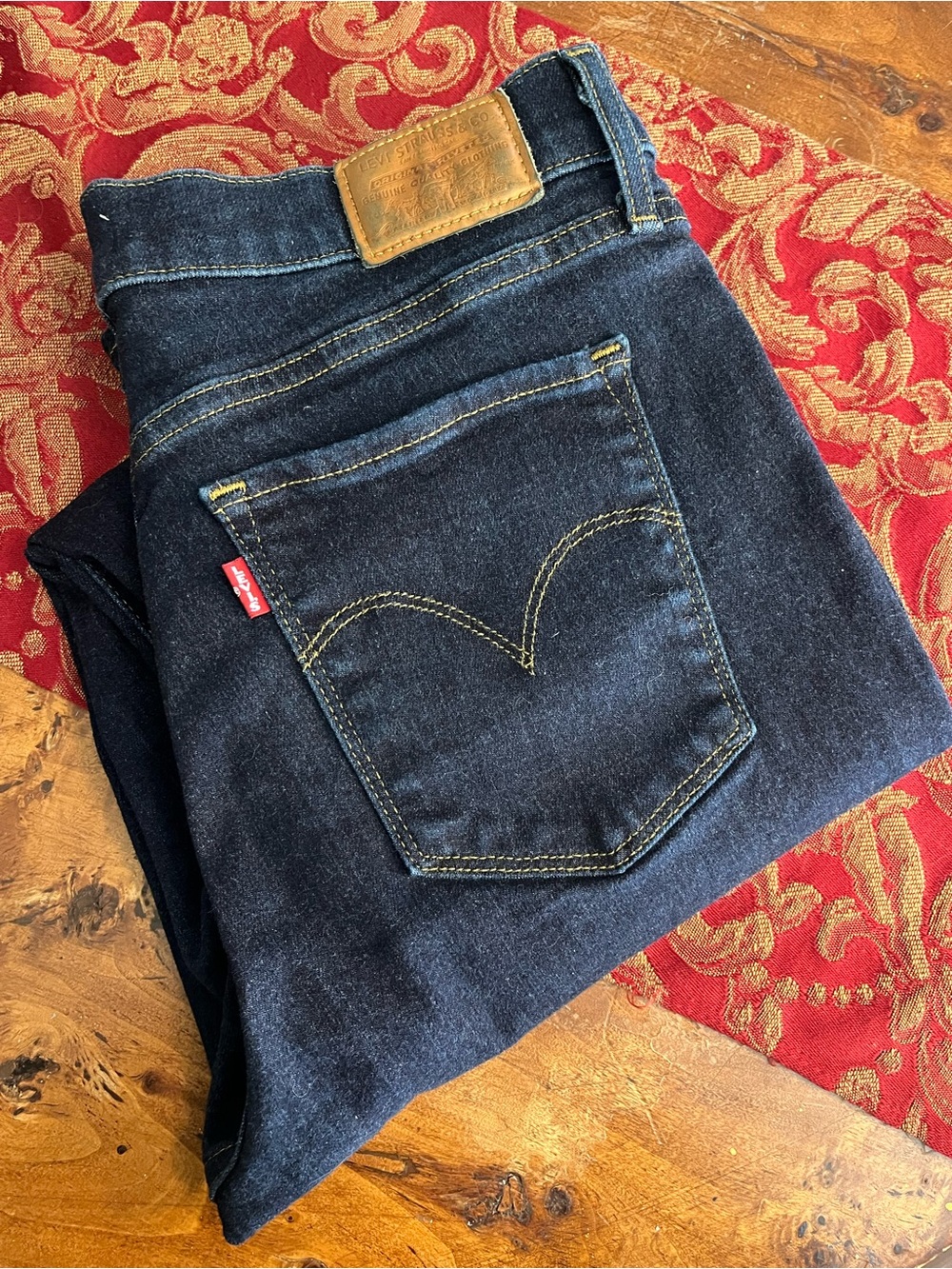 Levi's Premium 311 Women's Shaping Skinny Jeans Sz 31 Dark Indigo Wash